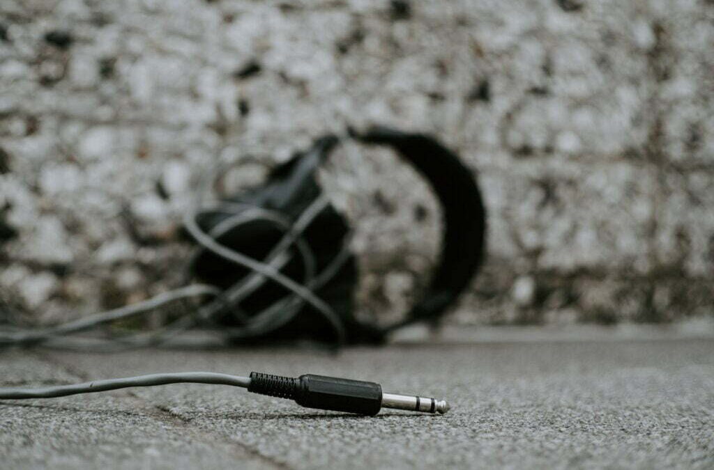 Analog (Audio jack) vs Digital (USB) Headphones