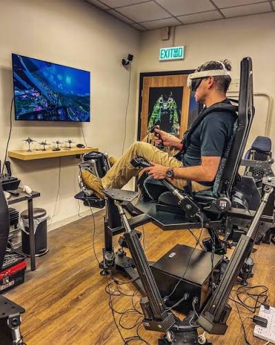 Perbandingan Simulator Penerbangan Realistis: Helikopter vs. Pesawat Tempur