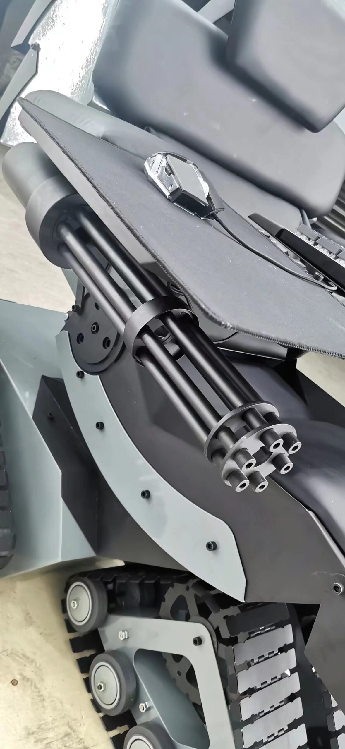 Cluvens Gatling Battle Workstation - Image 8