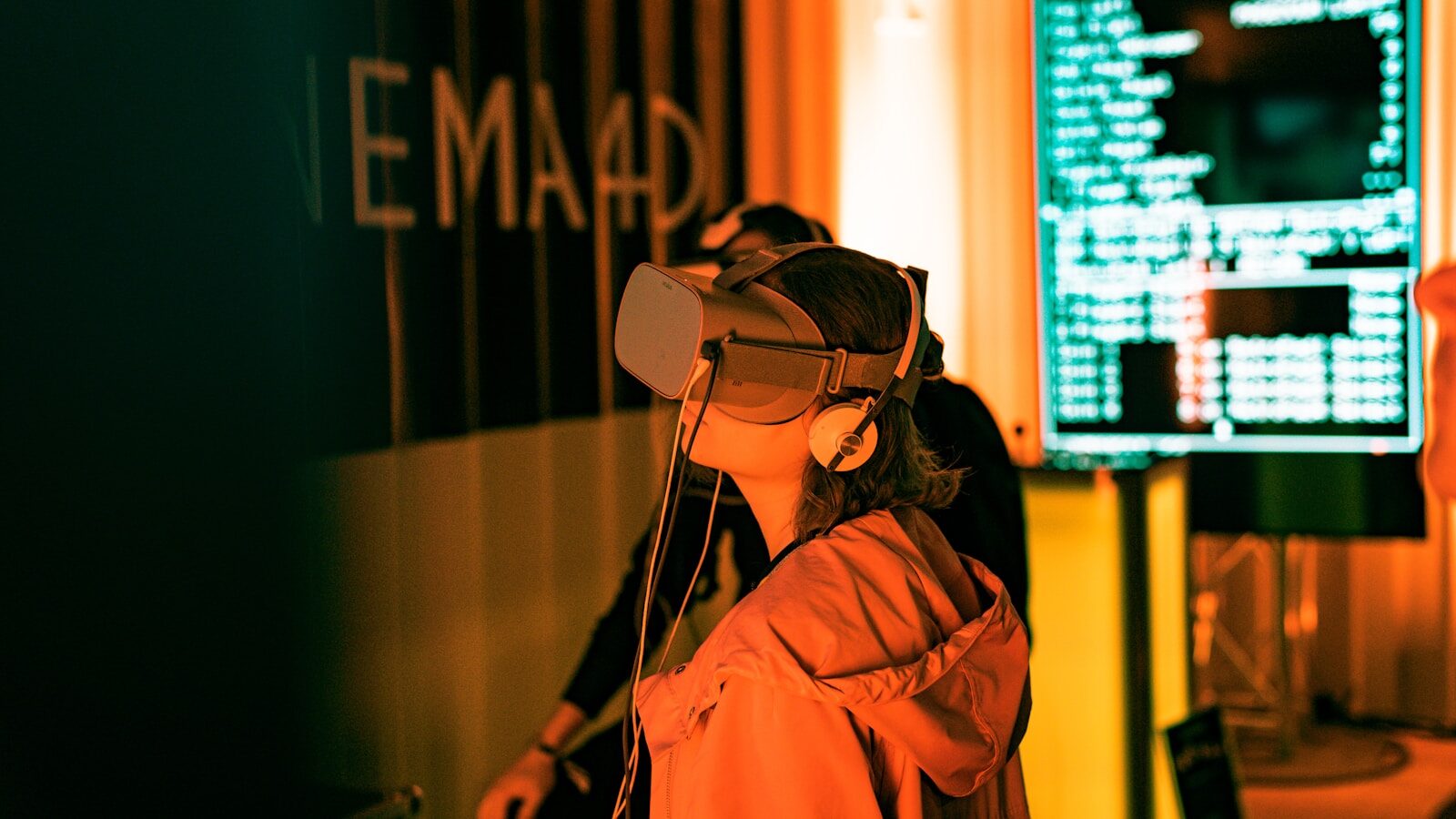 Photo by Nicolas Arnold a woman wearing a pair of virtual glasses