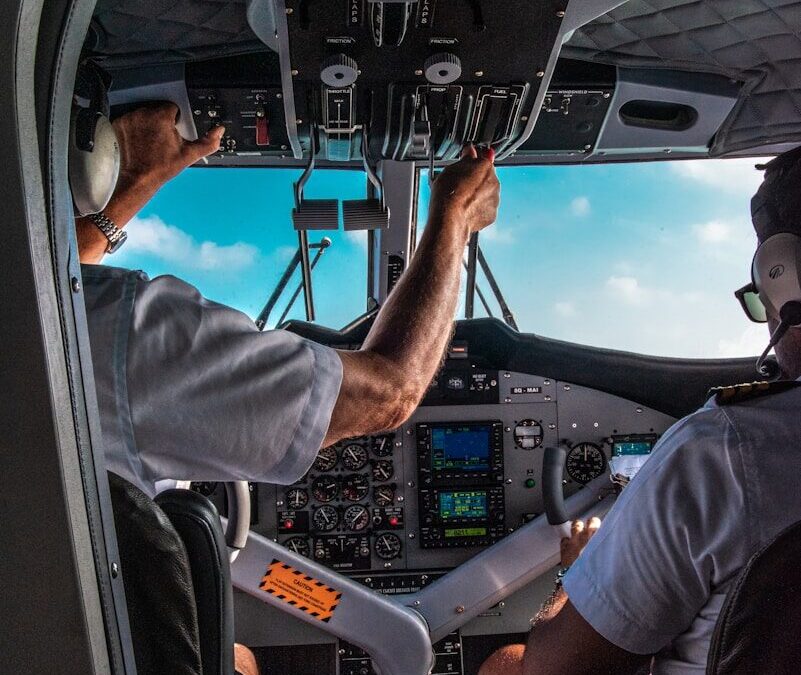 Prinsip dasar dalam menerbangkan pesawat komersial dalam simulator pesawat